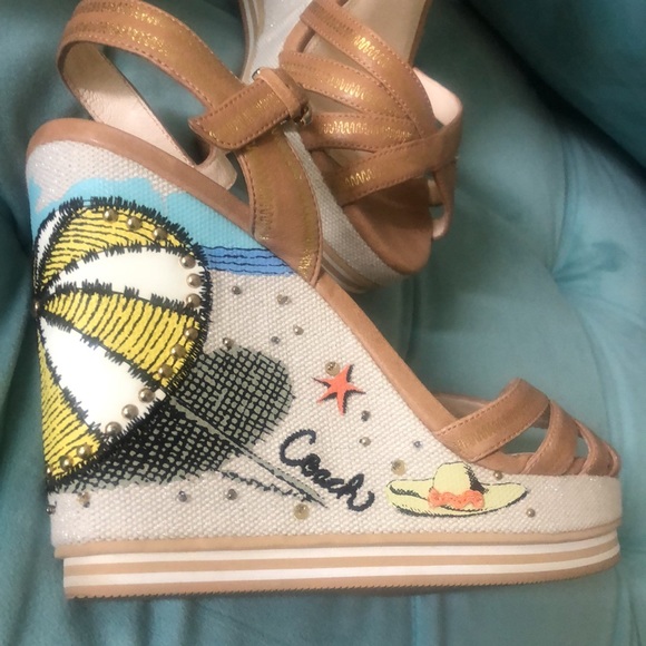 COACH Tan “Beach Scene” Wedge Sandals-9.5 - Picture 6 of 14